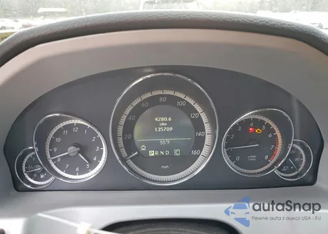 2010 Mercedes-Benz E 550 z USA, uszkodzony, nr VIN WDDKJ7CB0AF005022